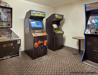 Super 8 By Wyndham Hot Springs Motel Екстериор снимка